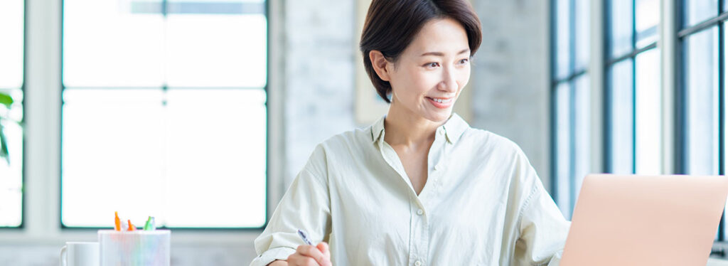 企業、個人からe-ラーニングのニーズが増加している背景