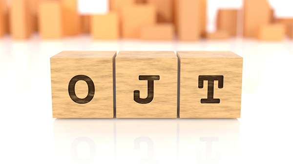 OJTとは？目的や実施方法、効果的に行うポイントを解説